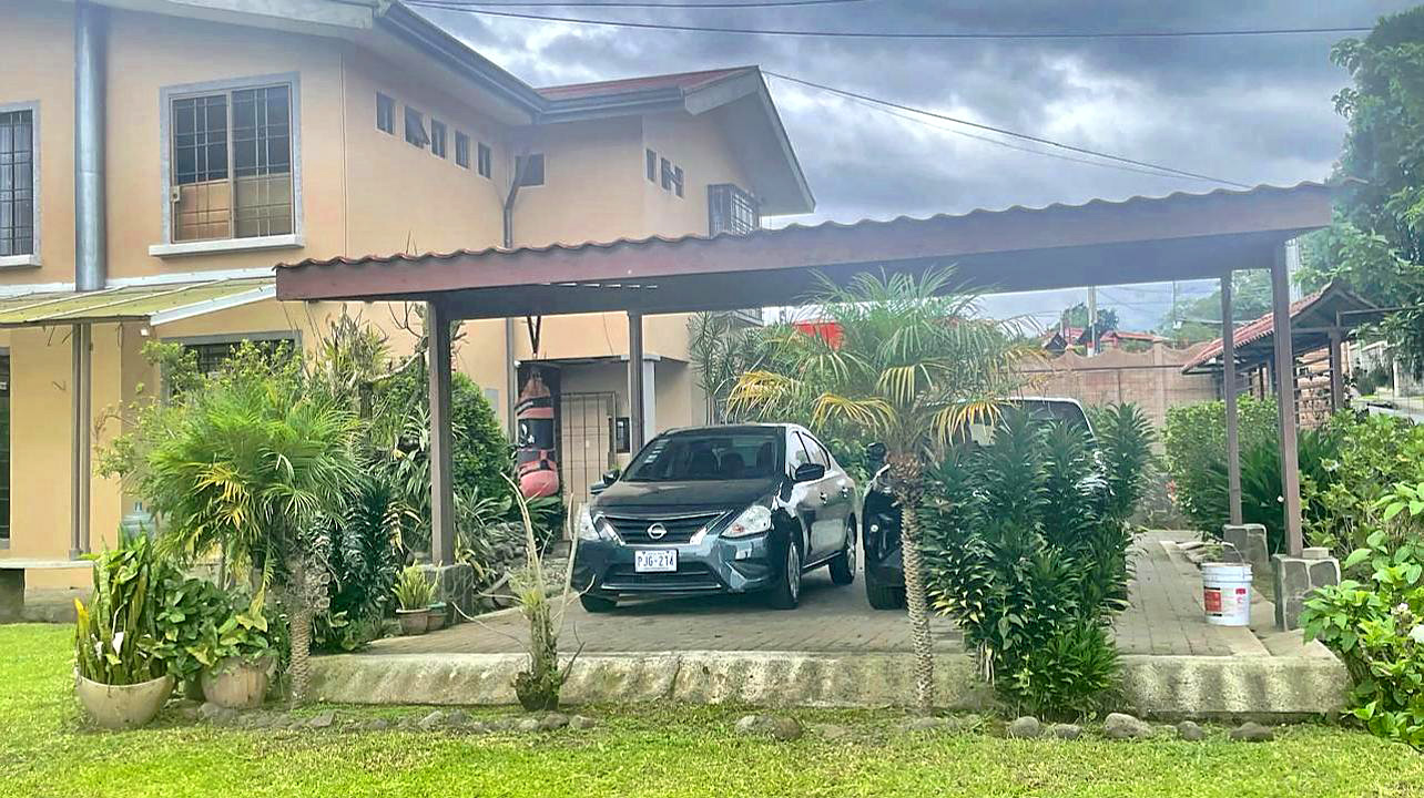 400 m2 House for Sale, 1,000 m2 Land, View, El Carmen de Guadalupe