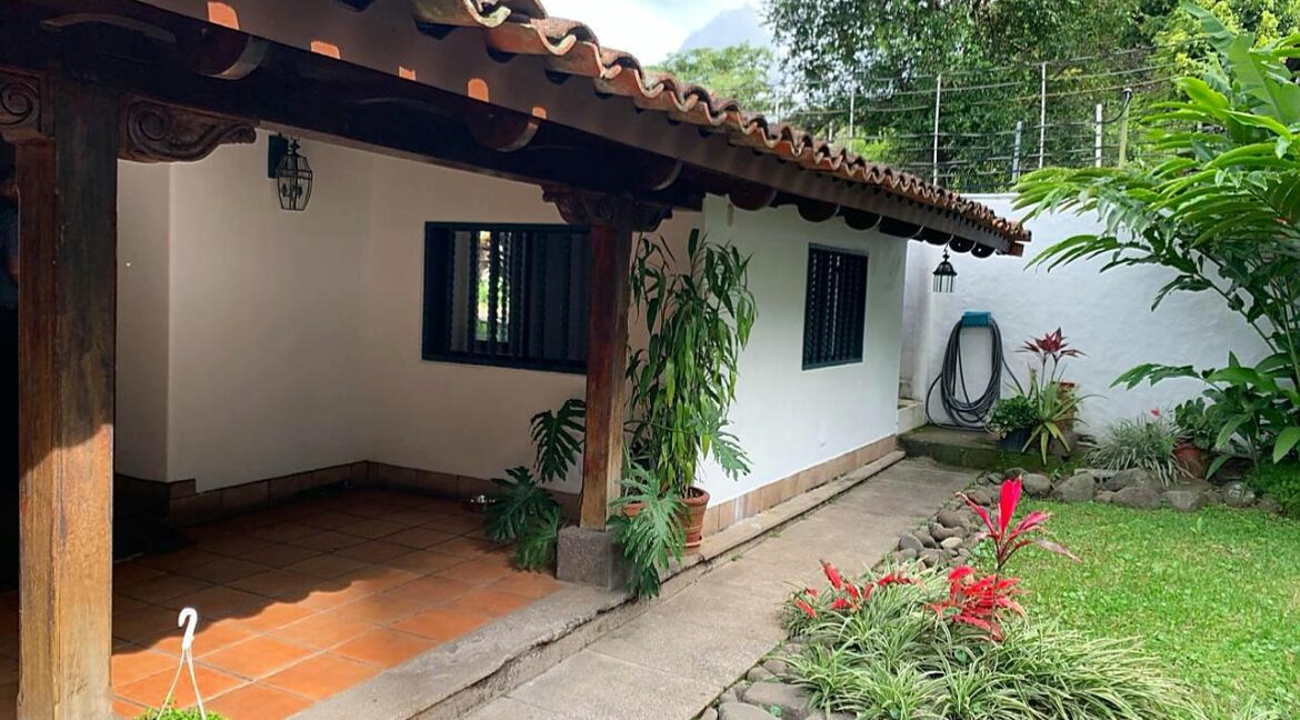 Escazu02