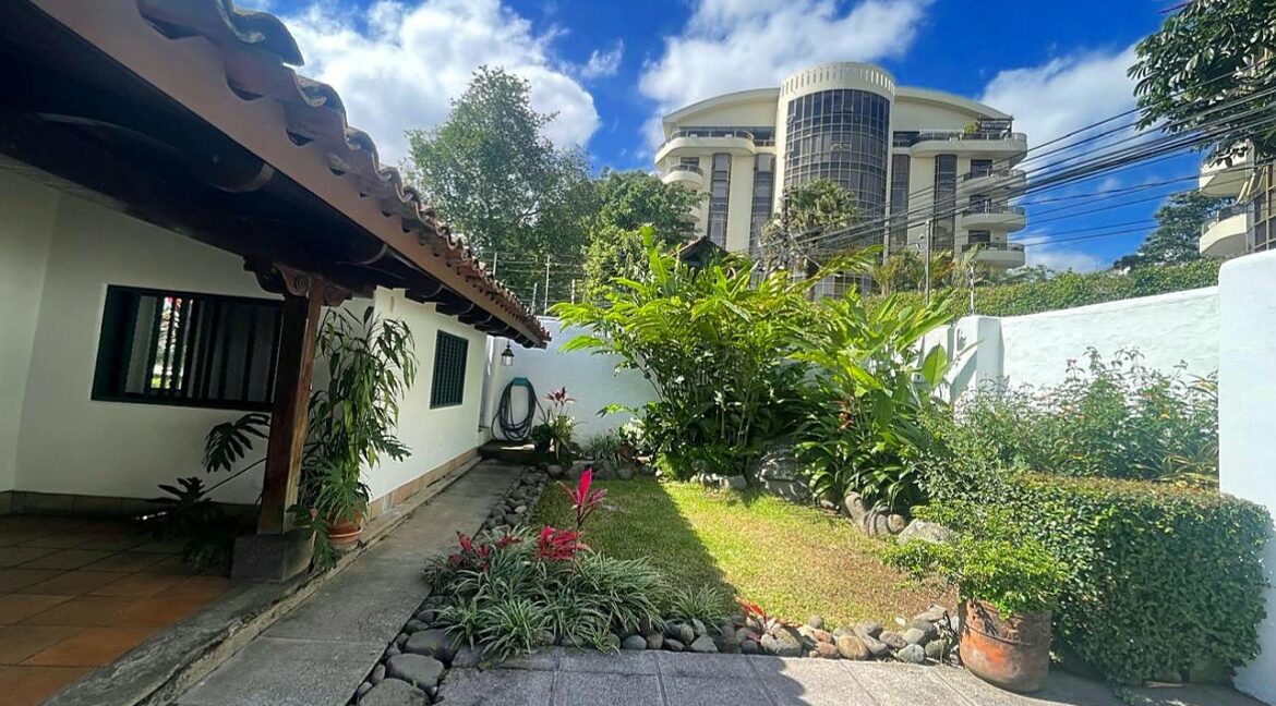 Escazu03